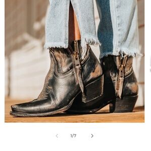 BRAND NEW!!!  Freebird by Steven Distressed Black Leather Ankle Boots